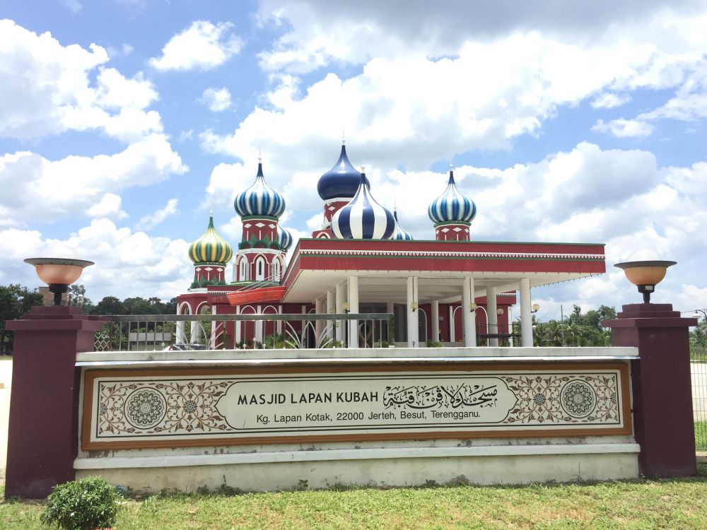masjid lapan