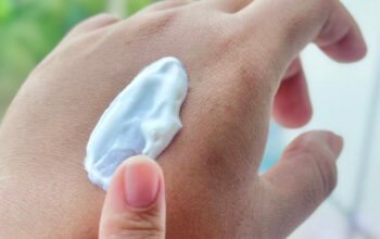 Jangan Tunggu Kulit Rusak, Ini 7 Alasan Anda Wajib Pakai Sunscreen Setiap Hari